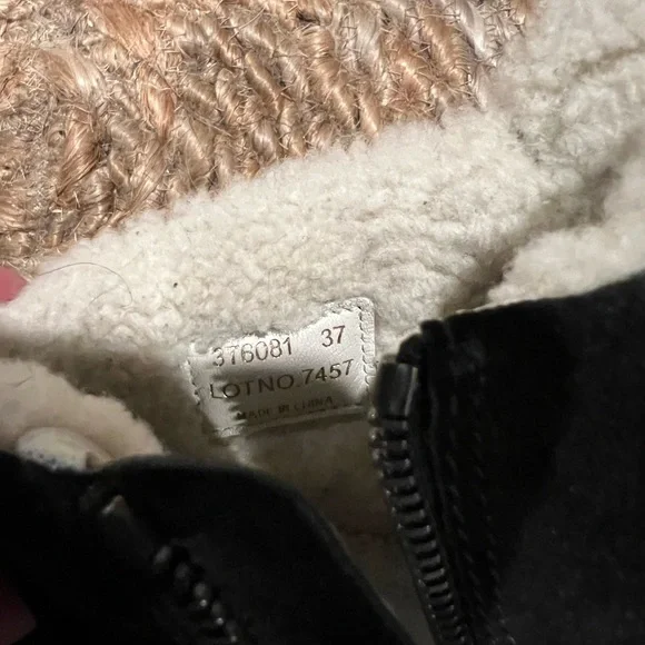 Prada Linea Rossa Shearling High Top Sneakers boots - Picture 12 of 13